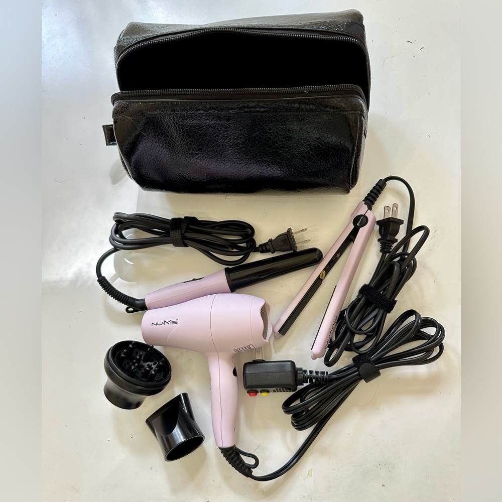 NWOT nume brand travel set of hair styling tools with bag